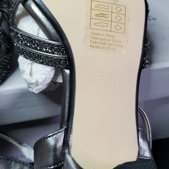 TOUCH UPS Women's Amara Heeled Sandal, Size 5, Pewter - Picture 11 of 12